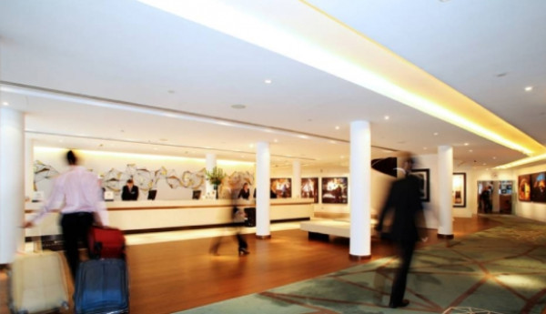 http://lumino.lighting/images/uploads/blog/Double_Tree_Hilton_011_620_341_s_c1.jpg